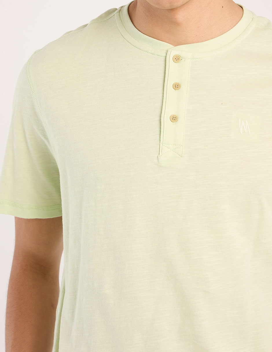 Playera cuello henley para hombre 4
