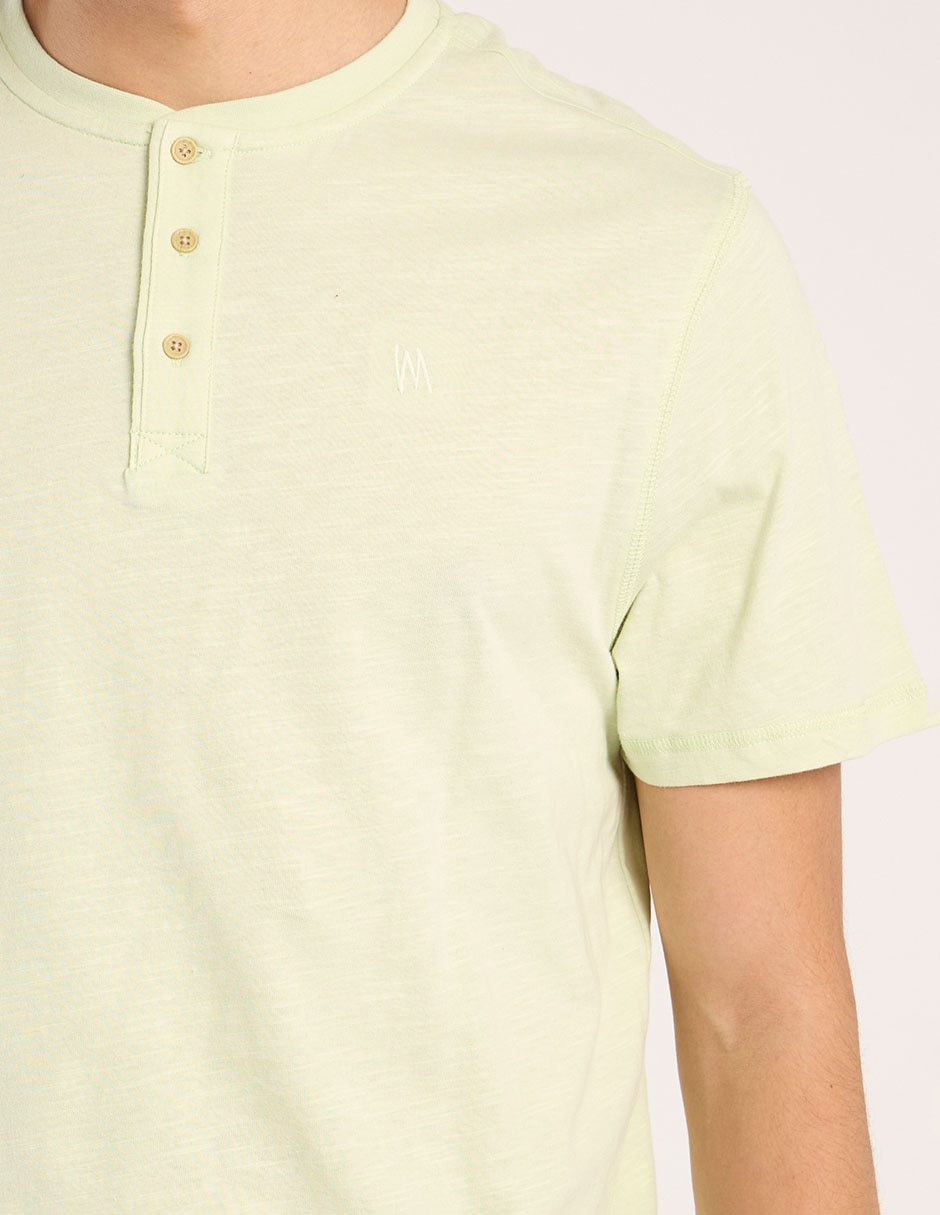 Playera cuello henley para hombre 5