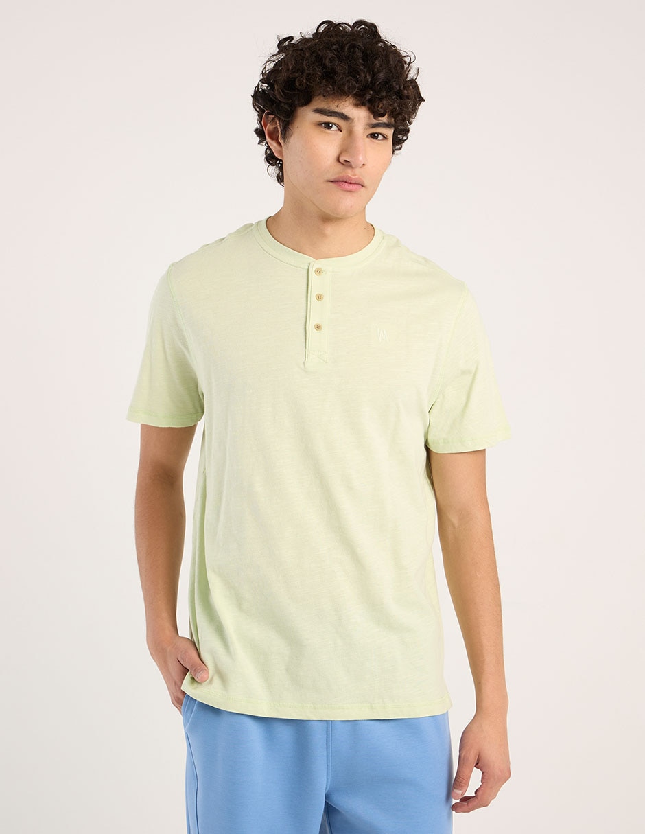 Playera cuello henley para hombre 1