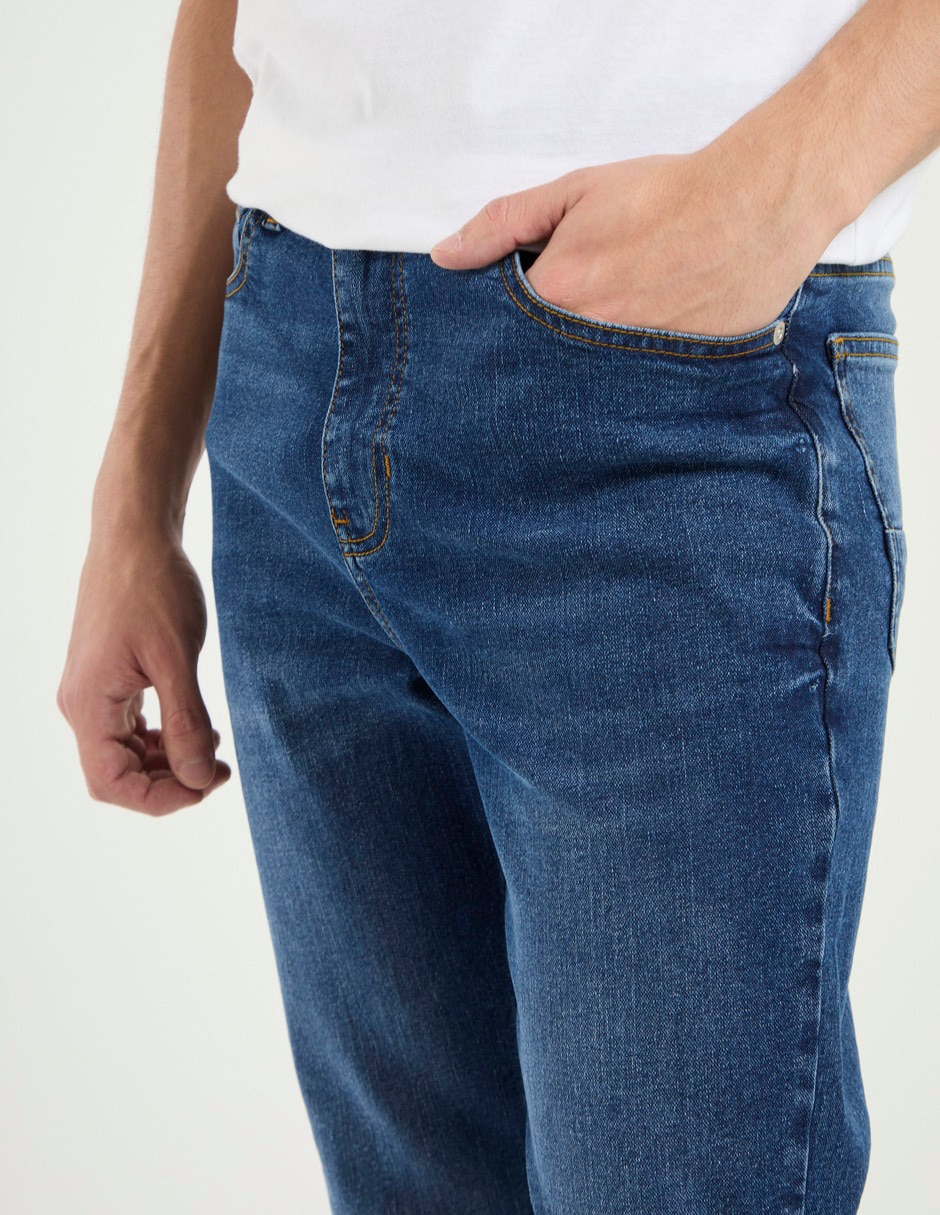 Jeans slim lavado stone wash para hombre 7