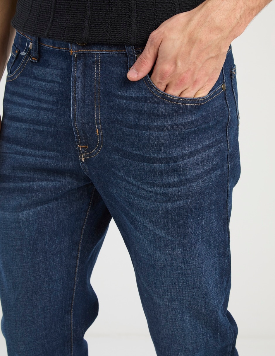 Jeans straight deslavado para hombre 7