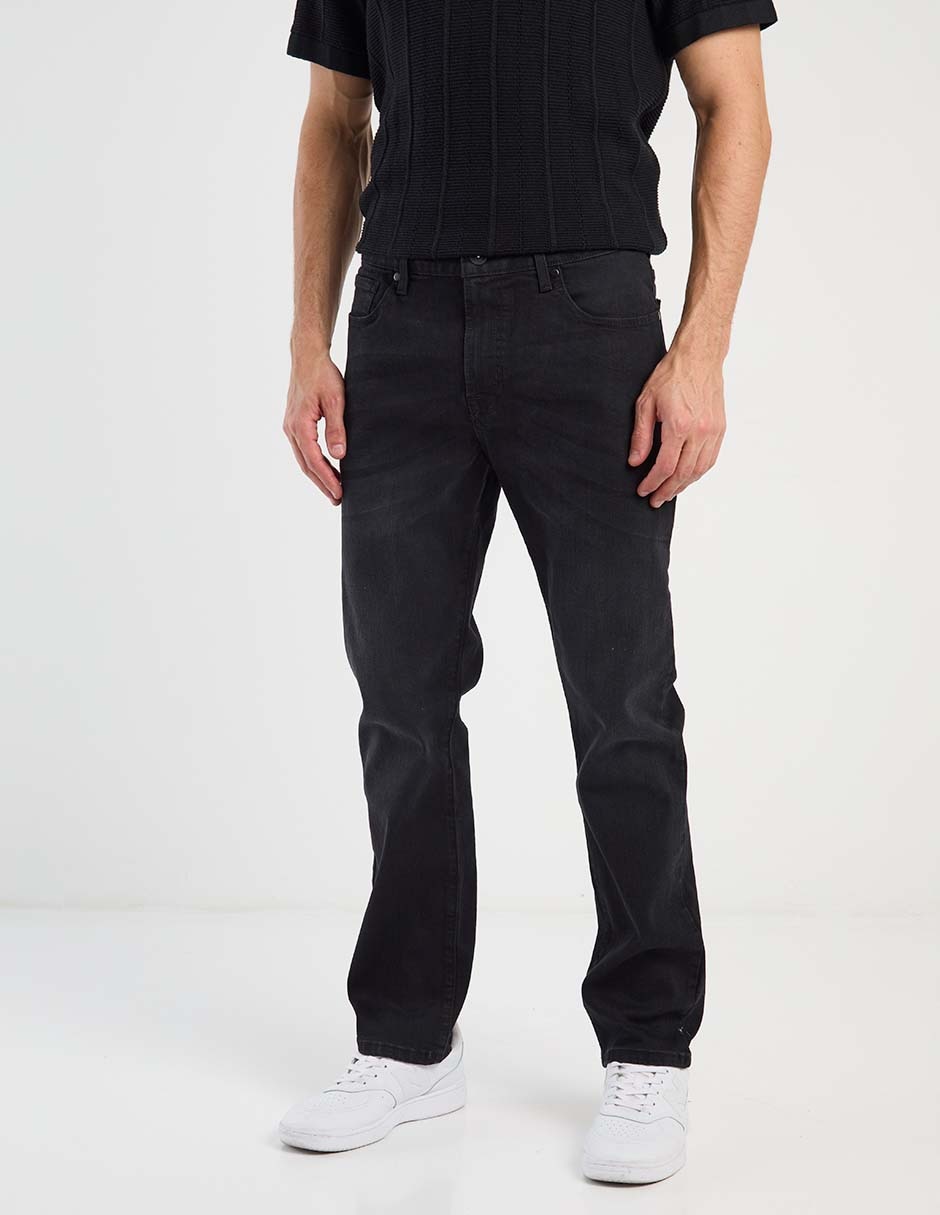 Jeans straight lavado obscuro para hombre 1