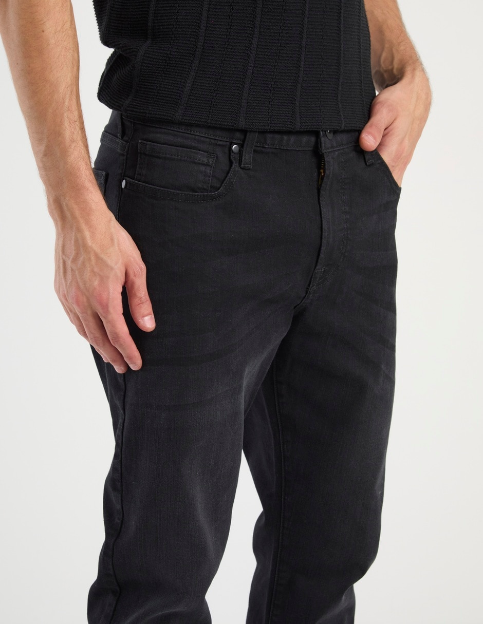Jeans straight lavado obscuro para hombre 7