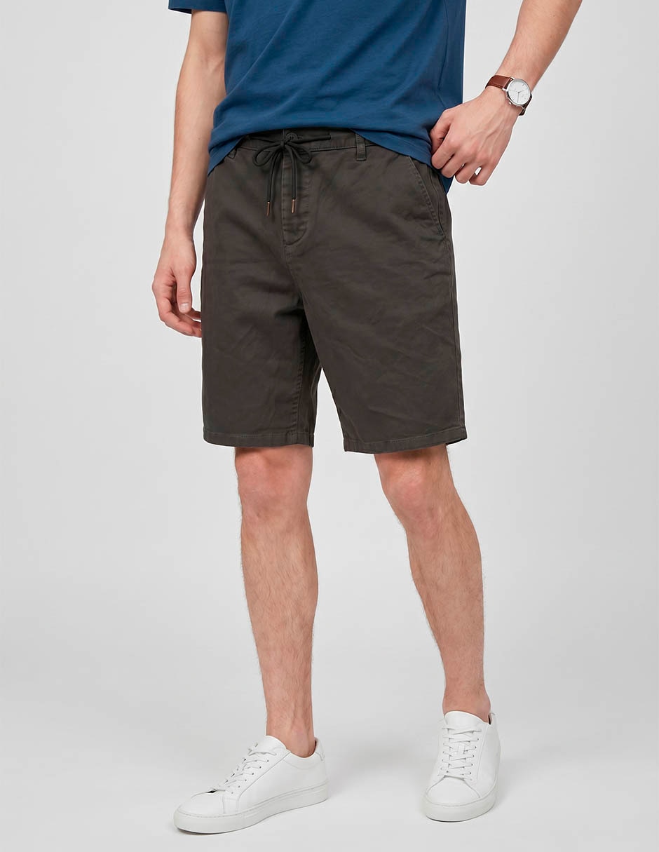 Bermuda de gabardina para hombre